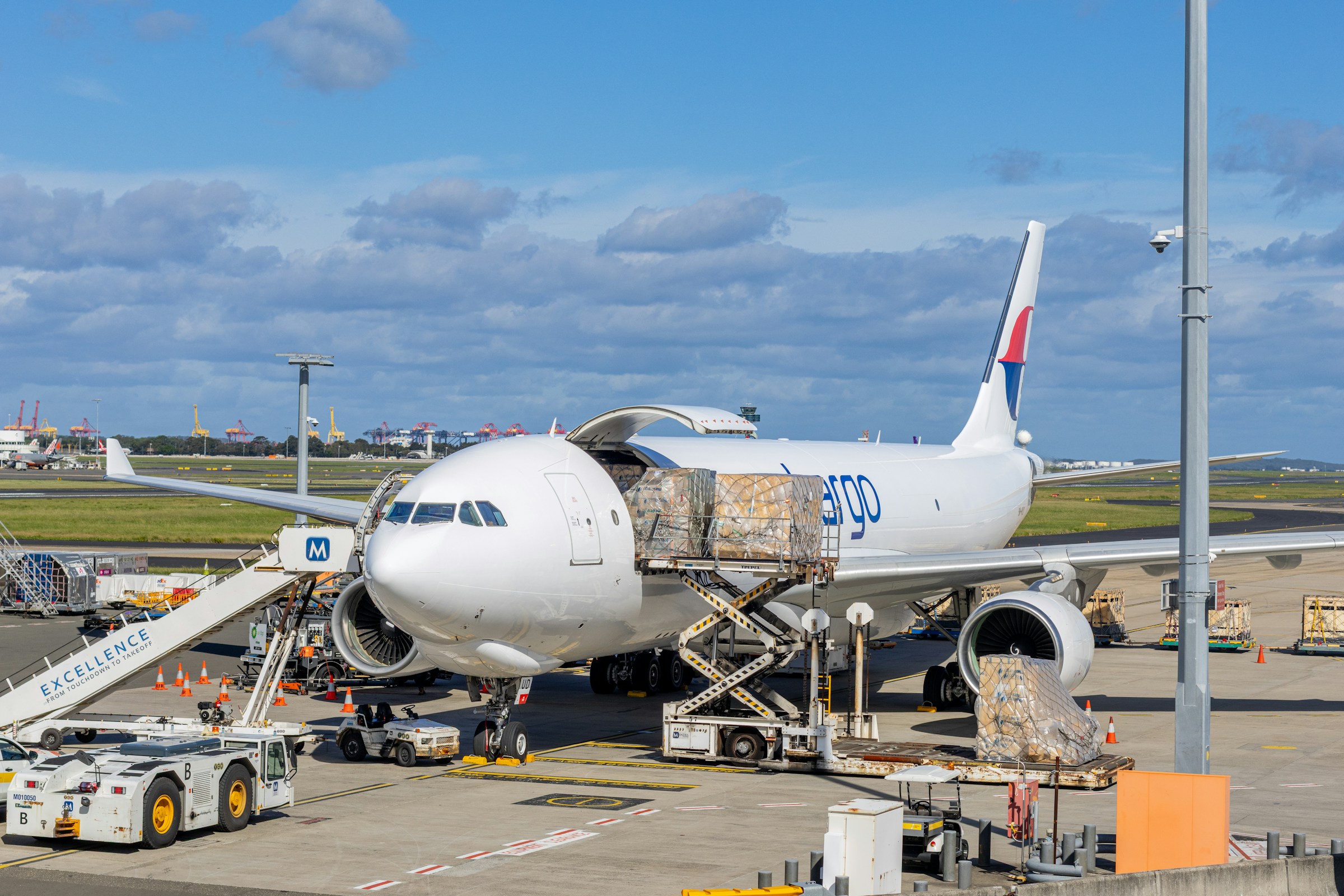 Cargo aereo Cina-Europa: il calo si ferma, cosa cambia per gli importatori
